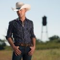 Justin Moore Pushes the Envelope While Staying in a Natural State of Mind for New Album, “Kinda Don’t Care”